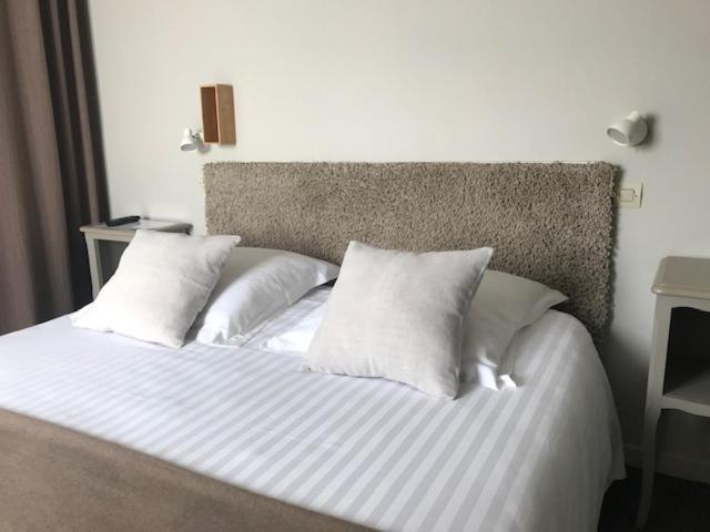 Hotel La Petite Auberge Ares Eksteriør bilde